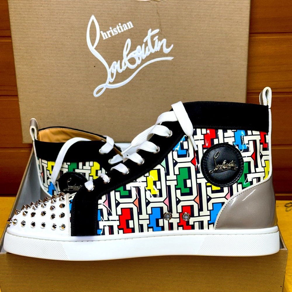 I am selling these Christian Louboutin size 43 or 9 in US